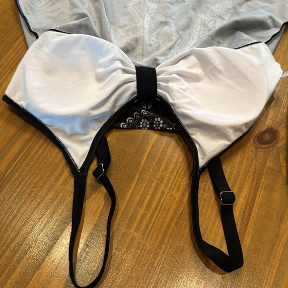 NWOT women’s modest 2 piece swimsuit black & white floral top w/ swim shorts - Picture 12 of 16